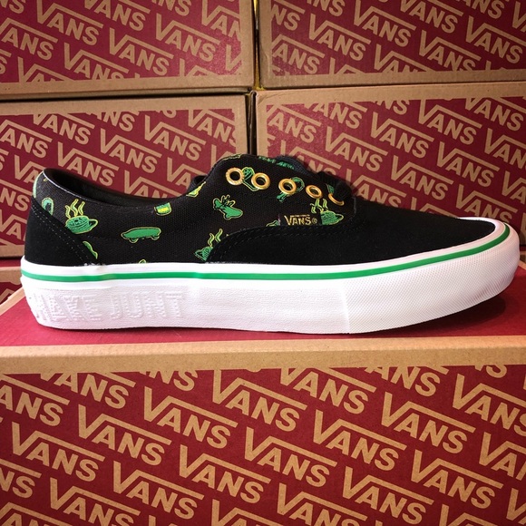 Vans Shake Junt sz 7 NWT - Picture 1 of 10